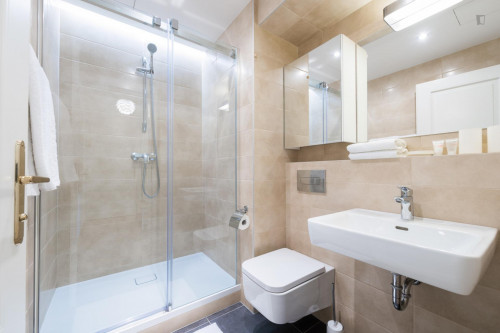 Lovely studio near Zborovská trams stop - Gallery - 11