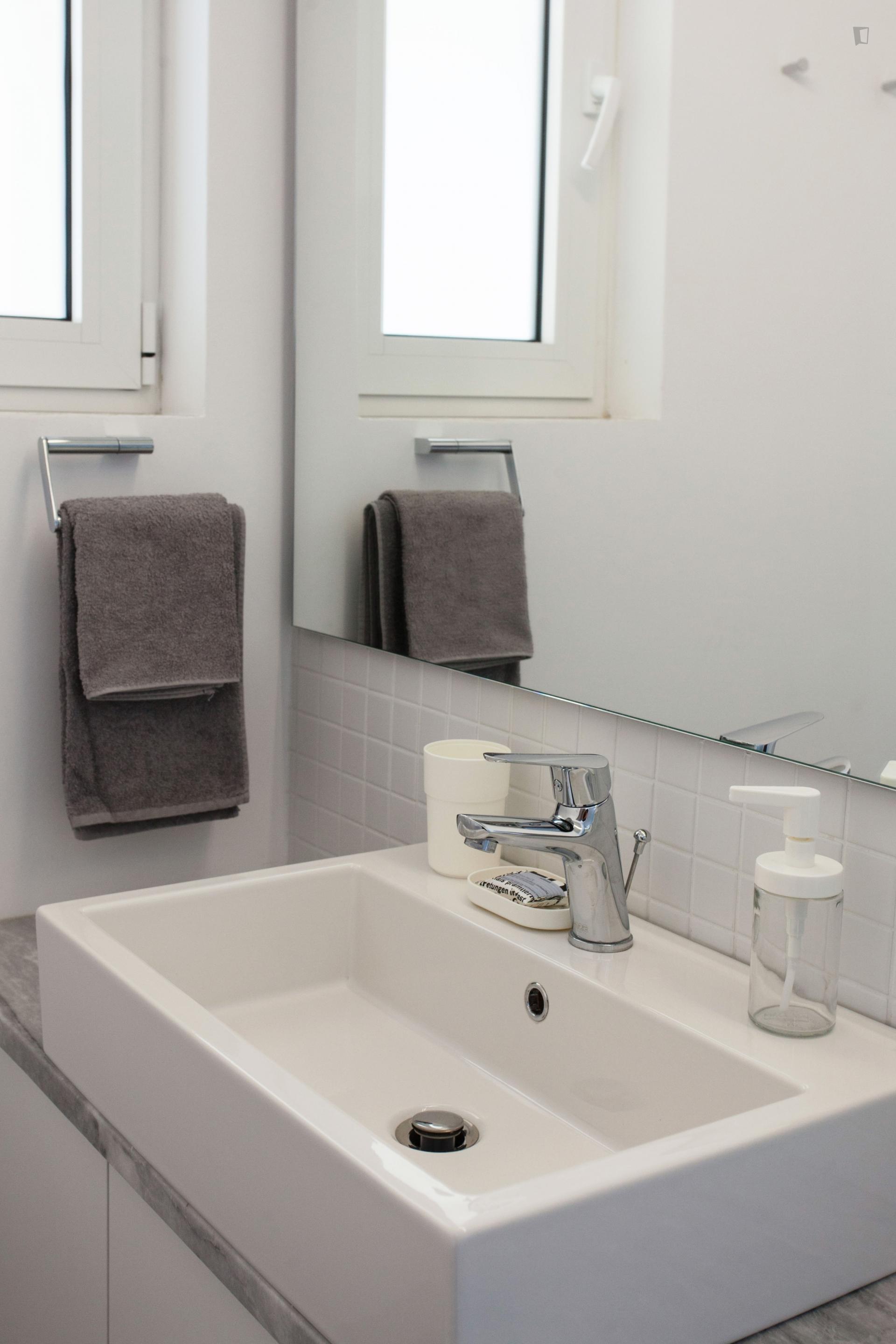 Cool studio near Alexandras Avenue