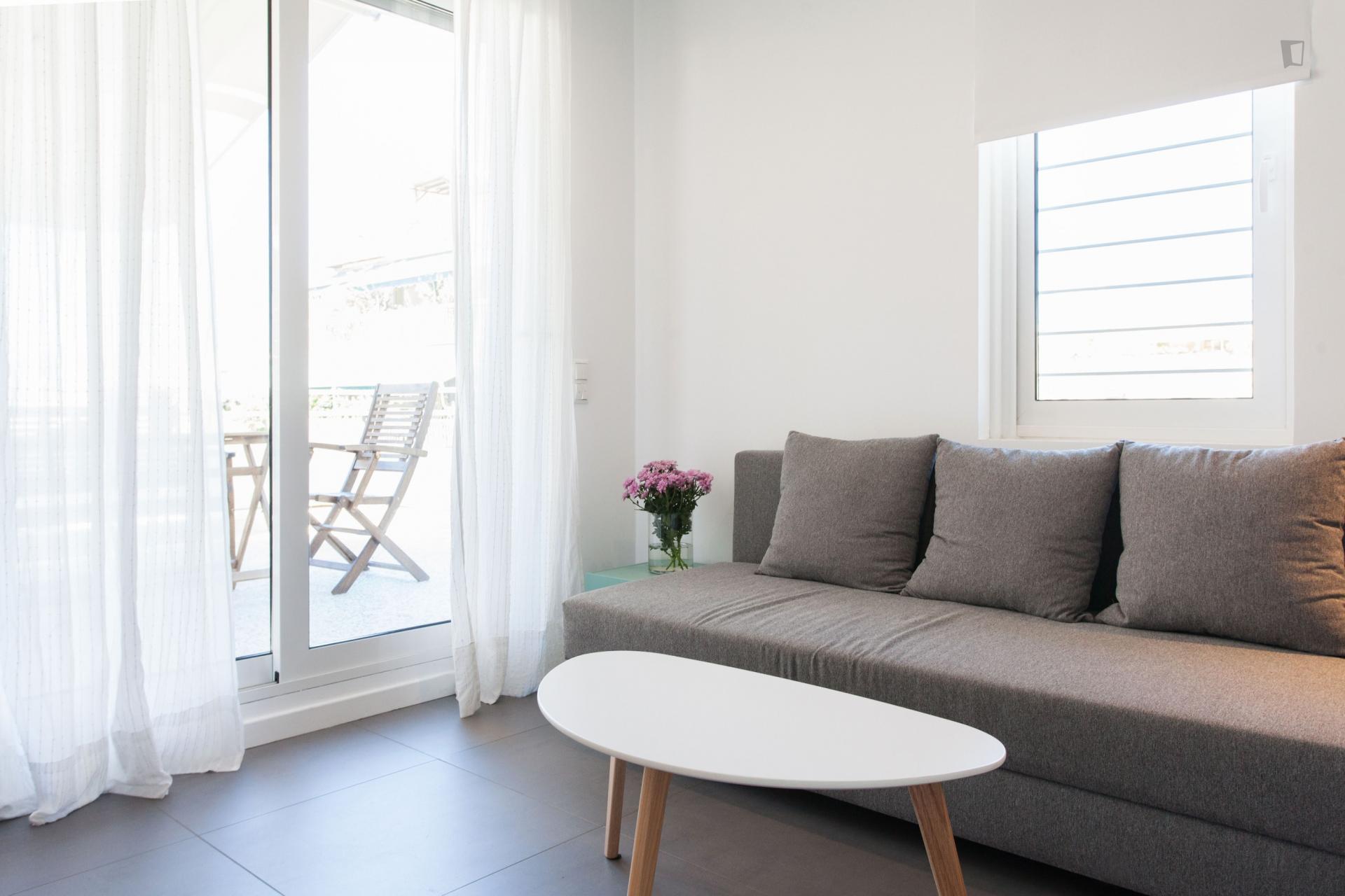 Cool studio near Alexandras Avenue