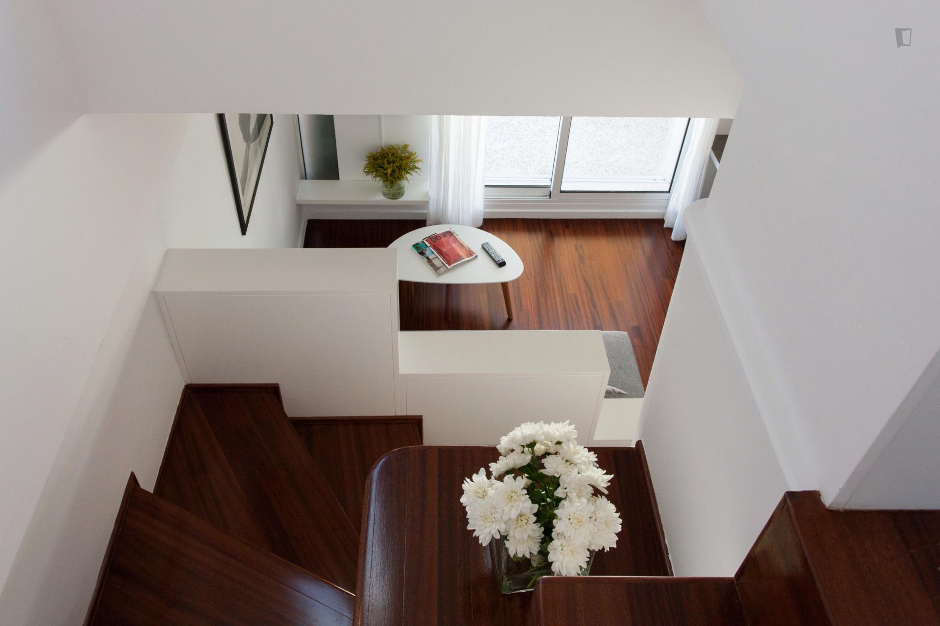 Modern duplex 1-bedroom flat near Alexandras Avenue