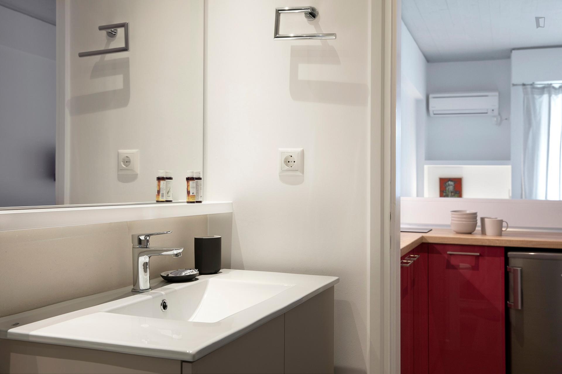 Stylish studio near Alexandras Avenue