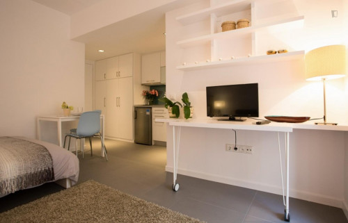 Stylish studio 2 blocks away from the sea, in Palaio Faliro - Gallery - 9