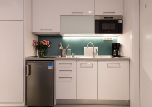 Stylish studio 2 blocks away from the sea, in Palaio Faliro - Gallery - 18