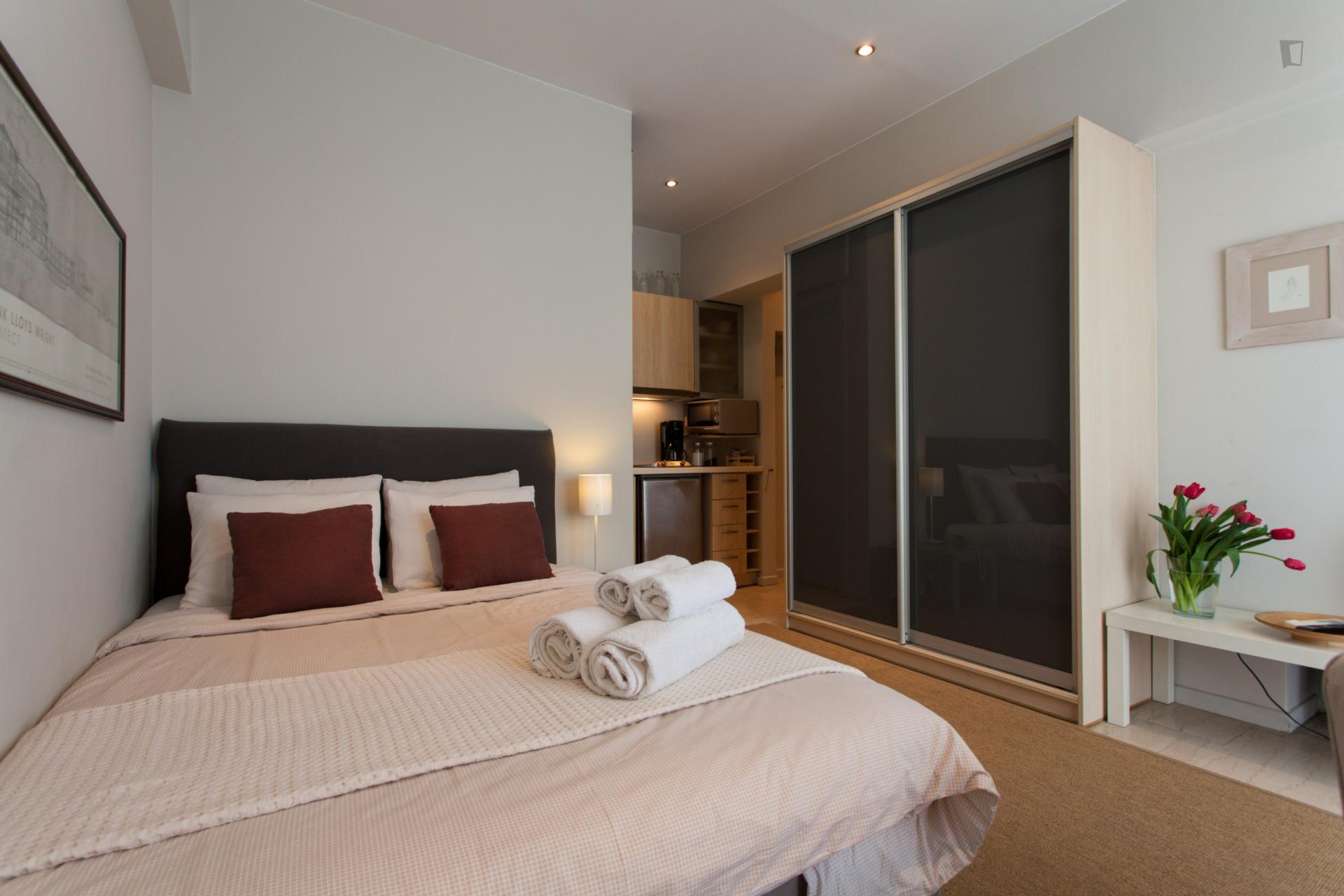 Charming studio near Alexandras Avenue