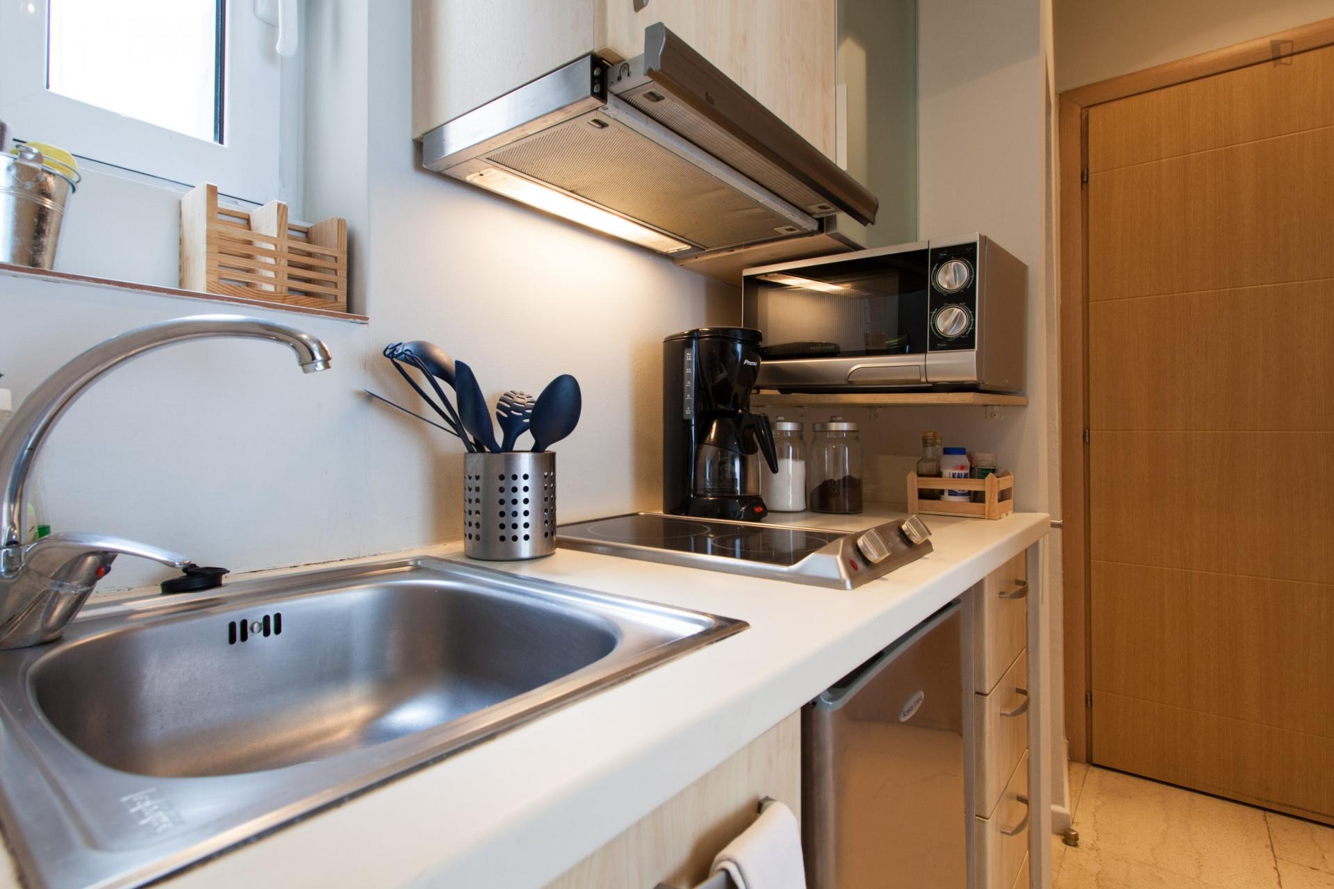 Charming studio near Alexandras Avenue