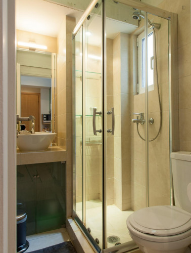 Charming studio near Alexandras Avenue - Gallery - 8