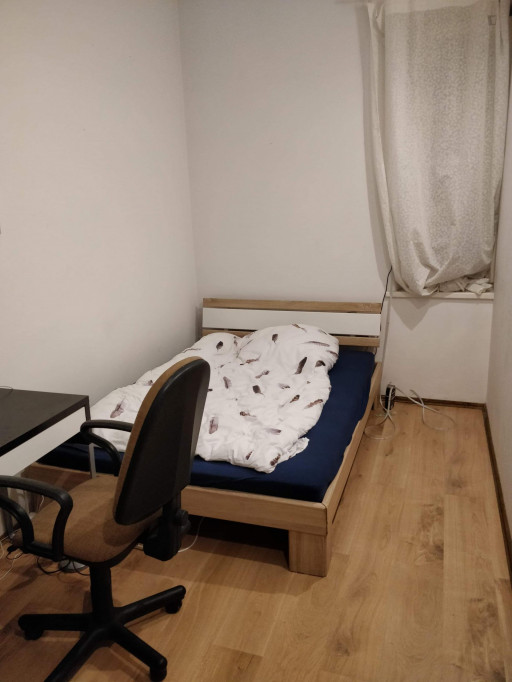 Neat and cosy single bedroom near Uniwersytet Rolniczy im. Hugona Kołłątaja w Krakowie