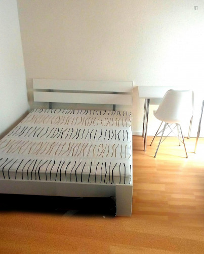 Bright single-bedroom in a shared flat in Stuttgart-Möhringen, near Möhringen Bf metro station 