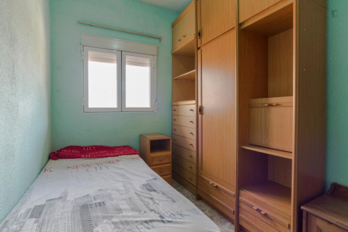 Single bedroom in 3-bedroom apartment in San Fermín  - Gallery -  1