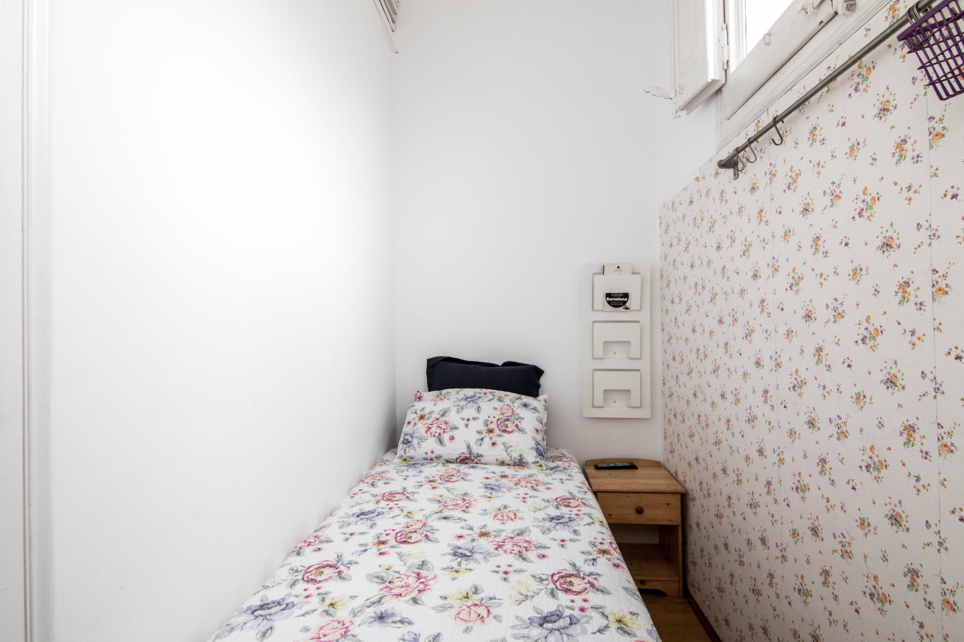 Cosy single room in Vila de Gràcia