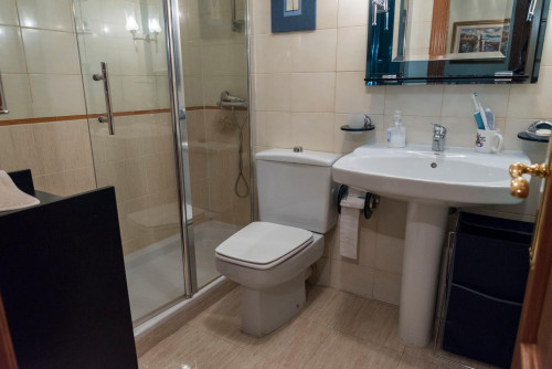 Nice twin bedroom close to Cuatro Vientos station - Gallery - 2