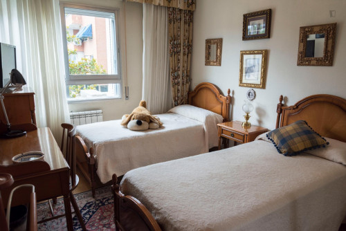 Nice twin bedroom close to Cuatro Vientos station - Gallery - 16