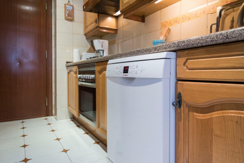 Nice twin bedroom close to Cuatro Vientos station - Gallery - 10