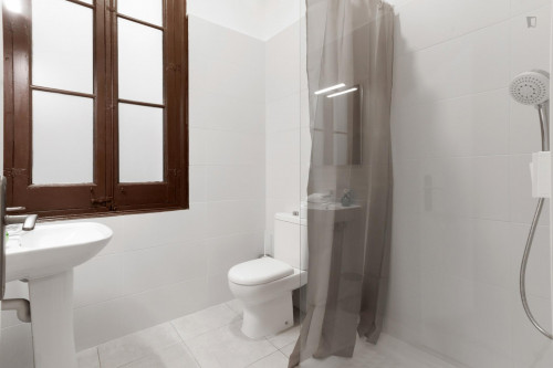 Good looking bedroom with central heating in Barrio gótico - Gallery - 8