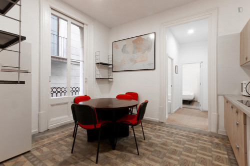 Good looking bedroom with central heating in Barrio gótico