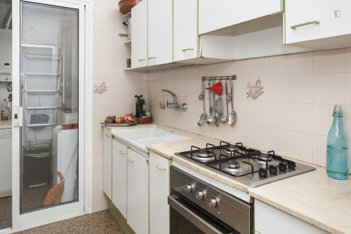 Comfortable single ensuite bedroom in L'Hospitalet de Llobregat - Gallery - 8