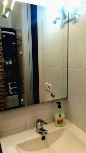 Single bedroom in a 2-bedroom apartment near Glòries metro station - Gallery - 10