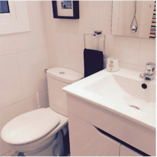 Single bedroom in a 2-bedroom apartment near Glòries metro station - Gallery - 7