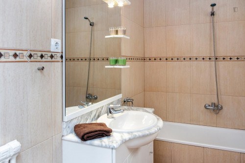 Wonderful double bedroom in Sant Gervasy-Galvany - Gallery - 6