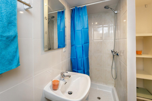 Wonderful double bedroom in Sant Gervasy-Galvany - Gallery - 9