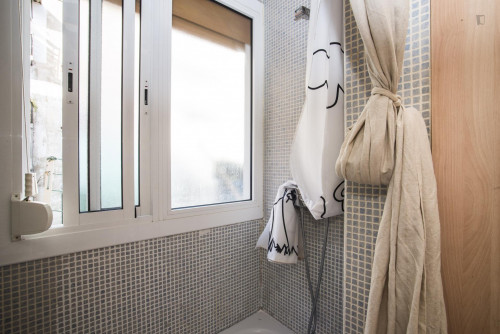 Snug studio flat in El Poble-sec - Gallery - 12