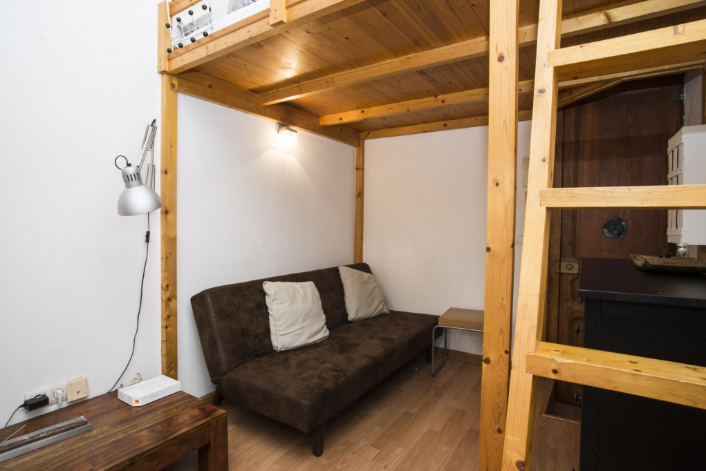 Snug studio flat in El Poble-sec