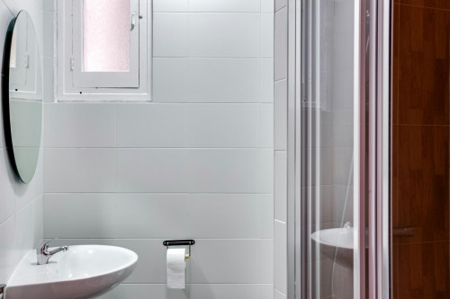 Neat single bedroom quite close to Urquinaona metro station  - Gallery -  5