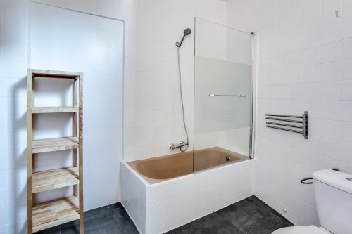 Neat single bedroom quite close to Urquinaona metro station  - Gallery -  2