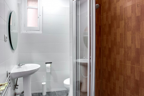 Neat single bedroom quite close to Urquinaona metro station  - Gallery -  4