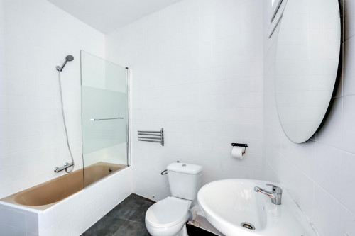 Neat single bedroom quite close to Urquinaona metro station  - Gallery -  3