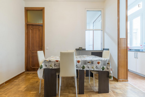 Doble bedroom 1,20m in a 4-bedroom flat, in Sol - Gallery - 6
