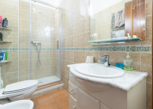 Doble bedroom 1,20m in a 4-bedroom flat, in Sol - Gallery - 3