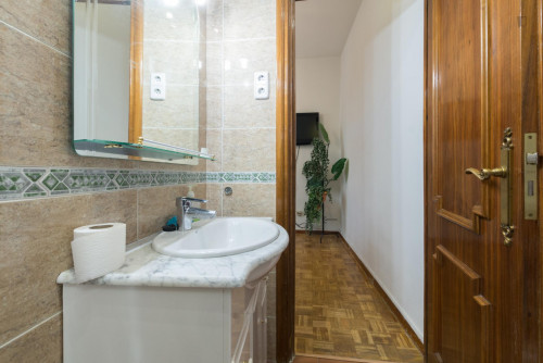 Doble bedroom 1,20m in a 4-bedroom flat, in Sol - Gallery - 2