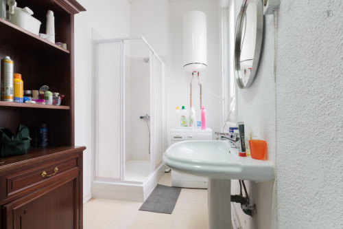 Pleasant double bedroom near United International Business Schools-UIBS - Gallery - 15