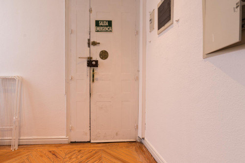 Pleasant double bedroom near United International Business Schools-UIBS - Gallery - 4