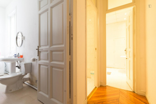 Pleasant double bedroom near United International Business Schools-UIBS - Gallery - 9