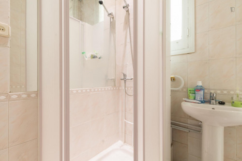 Pleasant double bedroom near United International Business Schools-UIBS - Gallery - 13