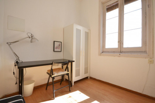 Single bedroom in a 11-bedroom flat in Asturias, next to Palacio Real de Madrid  - Gallery -  2