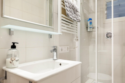 Private bedroom in apartment with own toilet and kitchen - Gallery - 11