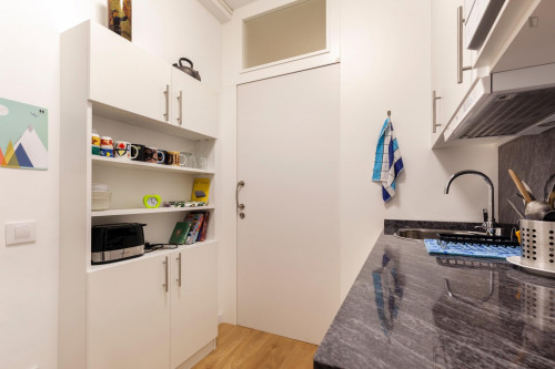 Private bedroom in apartment with own toilet and kitchen - Gallery - 5