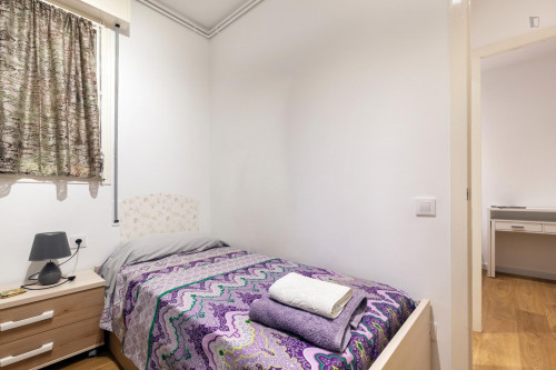 Private Bedroom In Apartment With Own Toilet And Kitchen - 1