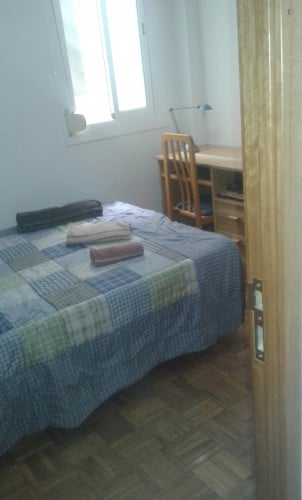 Appealign double bedroom close to Parc del clot - Gallery - 11
