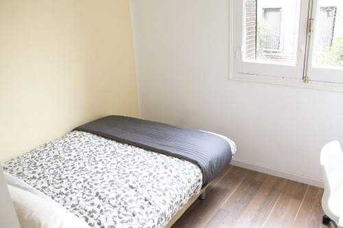 Bright and comfortable double bedroom in Lavapiés