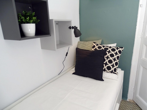 RH18-R5 Single bedroom in 9-bedroom apartment. - Gallery - 29