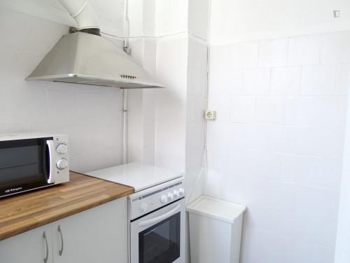RH18-R5 Single bedroom in 9-bedroom apartment. - Gallery - 12