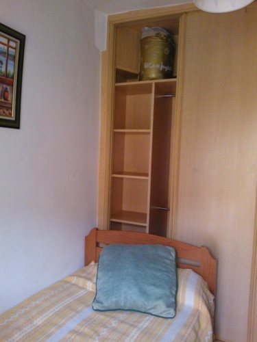 Nice single bedroom in a 3-bedroom apartment, in San Isidro neighbourhood  - Gallery -  3