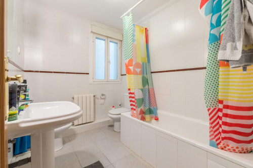 Pleasant double bedroom near the Tirso de Molina metro - Gallery - 11
