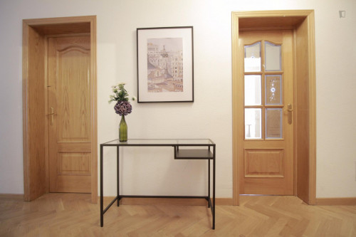 Inviting double bedroom in proximity to Museo Nacional Centro de Arte Reina Sofía - Gallery - 2