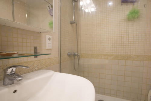 Single room in 4 bedroom apartment close to Girona and Verdaguer metro station - Gallery - 10