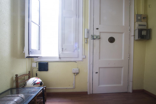 Single room in 4 bedroom apartment close to Girona and Verdaguer metro station - Gallery - 9